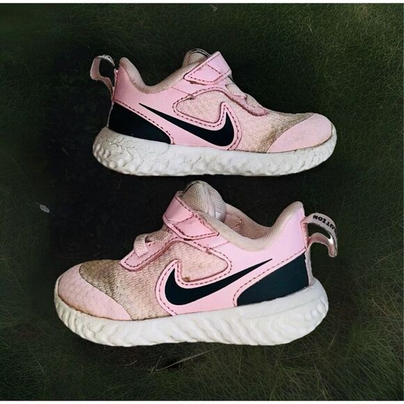 Nike Revolution Baby Toddler Shoes Sneakers Size 4C Pink/Black - Picture 1 of 6